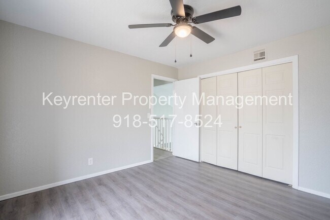 Building Photo - Gorgeous 3 Bedroom Remodel, BA Schools!