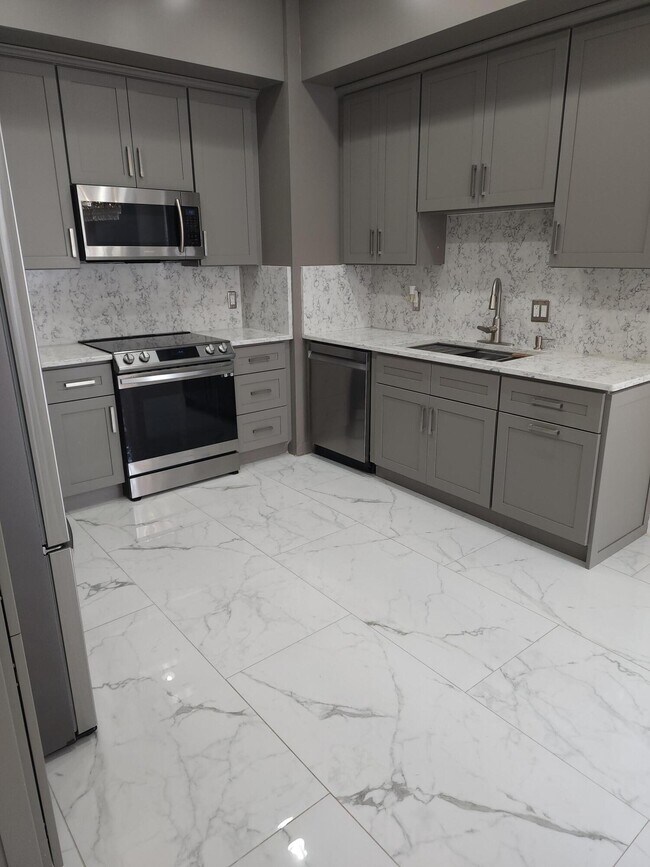 Building Photo - 5524 Boynton Gardens Dr