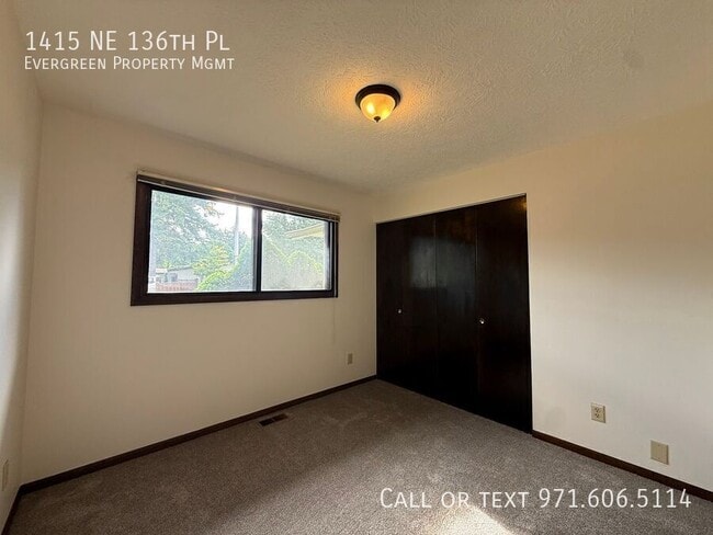 Building Photo - 1415 NE 136th Pl