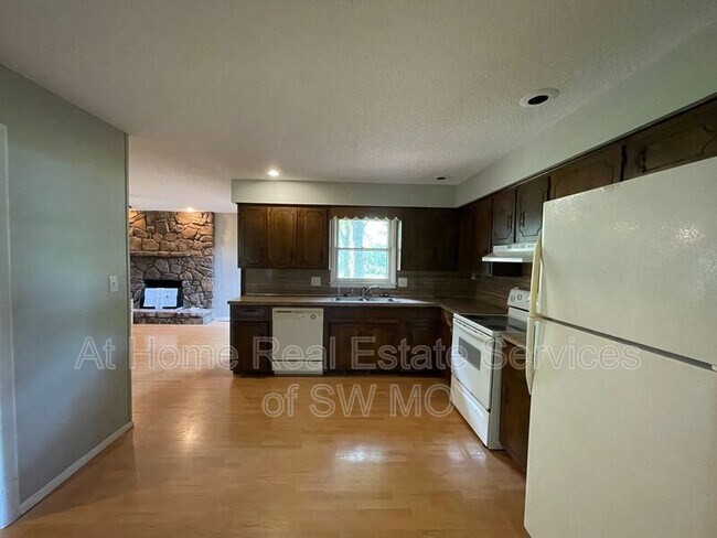 Building Photo - 1236 W Winkler St