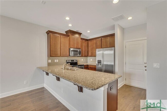 Building Photo - 116 Lake Lily Dr