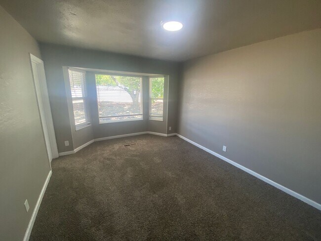 Building Photo - 2808 Marvin Dr