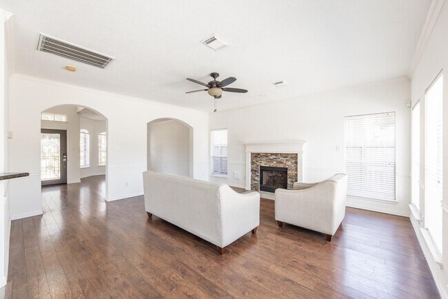 Building Photo - 15422 Downford Dr