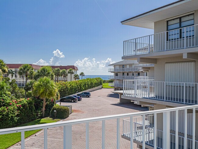 Building Photo - 5300 Jimmy Buffett Mem Hwy