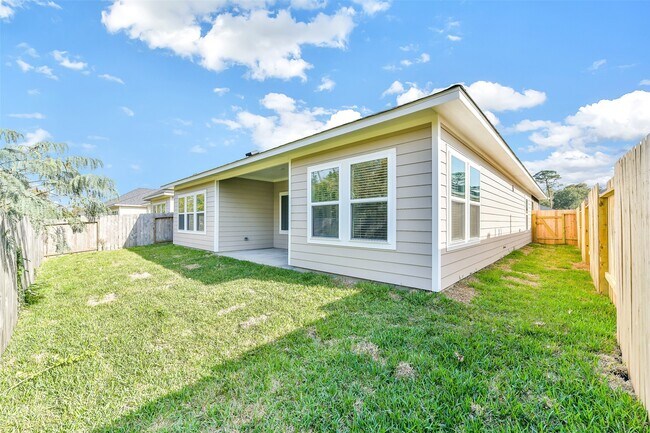 Building Photo - 3915 Sugardale St