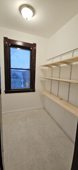 Building Photo - 141 Chestnut Ave