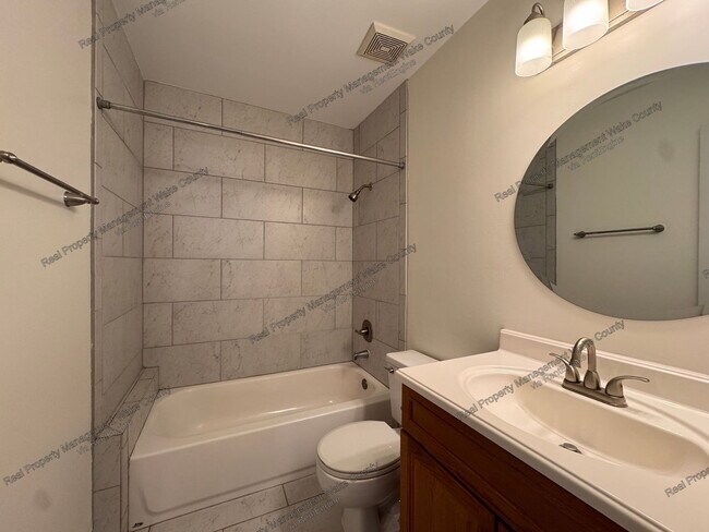 Building Photo - 100 Halsmer Ct