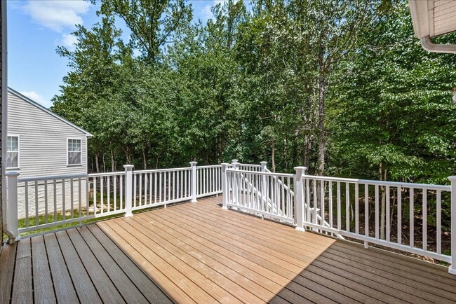 Building Photo - CLOSE TO I-95 & QUANTICO!