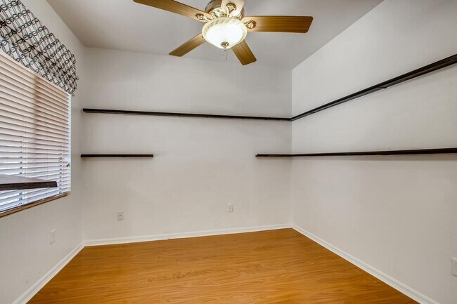 Building Photo - Stunning 1 Story 2 Bedroom Home in Summerl...