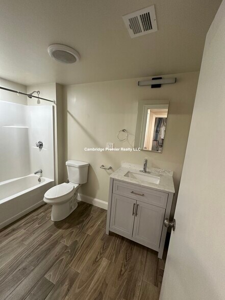 Building Photo - 96 Willis Ave