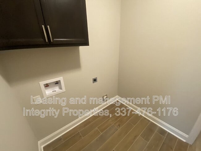 Building Photo - 109 Interpreter St