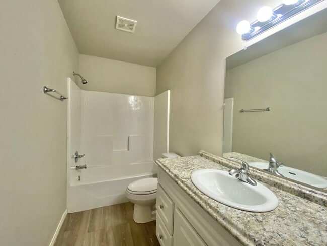 Building Photo - Great 3 bed 2 bath rural rental now available.