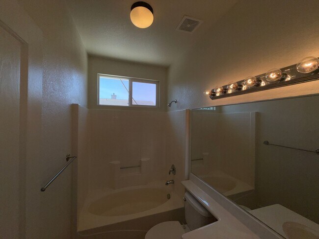 Building Photo - 6220 Orchard Hill Way