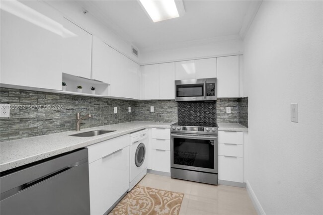 Building Photo - 2501 S Ocean Dr