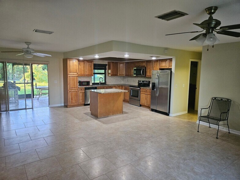 Building Photo - 309 Tarpon Dr