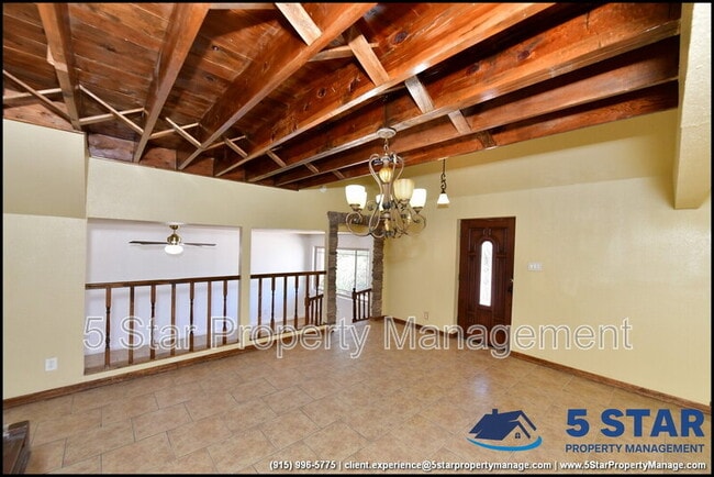 Building Photo - 908 Bolivia St