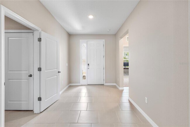 Building Photo - 33700 Hamilton Hl Ln