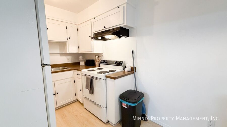 Building Photo - 5005 Avenue W