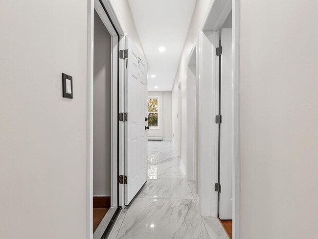 Building Photo - 3-Bedroom Gem with Modern Comfort in Bayonne – 1300 Sq. Ft. of Urban Living!"