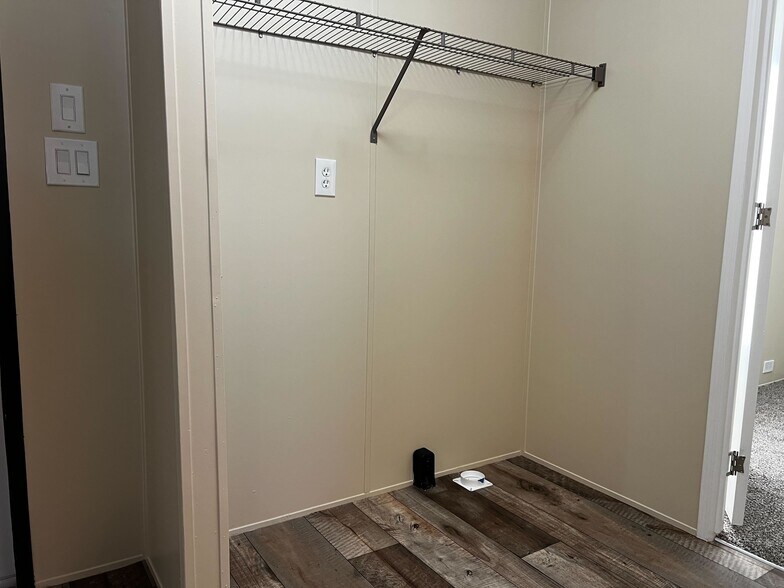 Building Photo - 709 N Collins Fwy