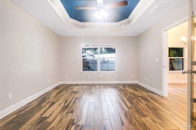 Building Photo - 305 Friar Tuck Rd