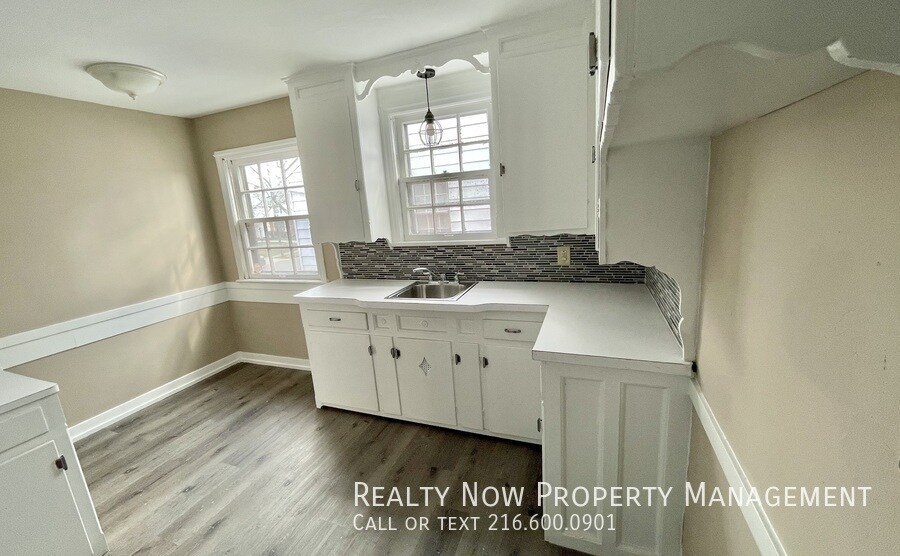 Building Photo - 3638 Lindholm Rd