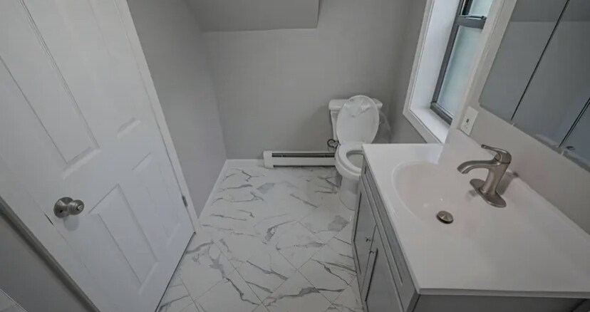 Building Photo - 105 Asylum St