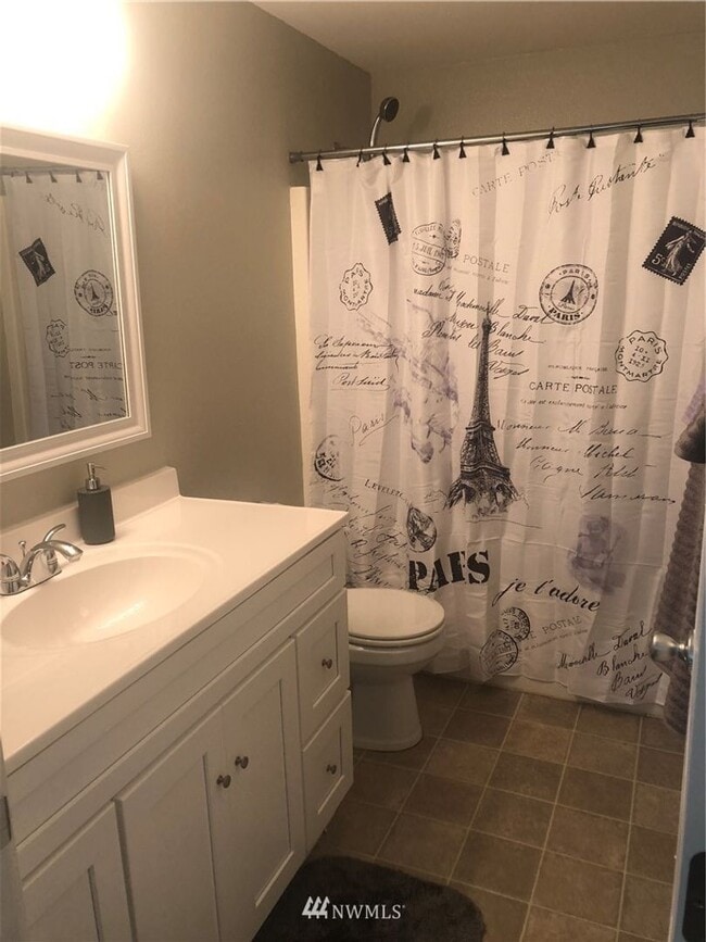 Building Photo - Charming 3 Bedroom Home in Great Tenino Lo...