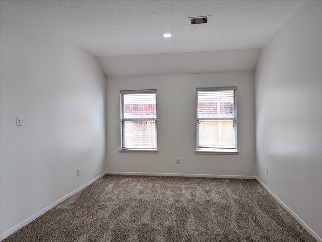 Building Photo - 5618 Savannah Woods Ln