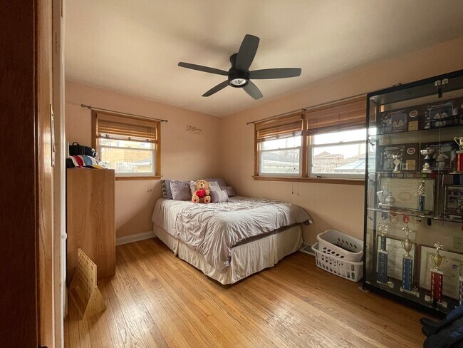 Building Photo - 7843 W Gunnison St