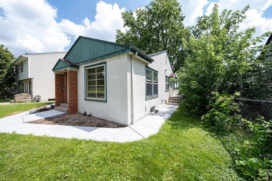 Building Photo - 5817 Blaisdell Ave
