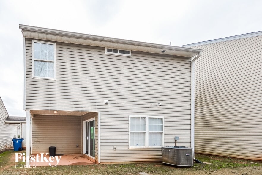Building Photo - 345 Lakeside Cir