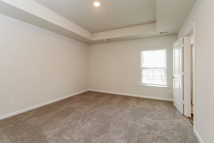 Building Photo - 304 Crooked Pne Ct