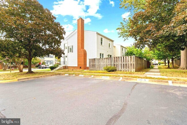 Building Photo - 9932 Longford Ct