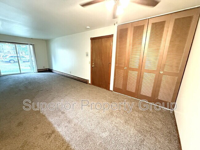 Building Photo - 2404 Independence Ln