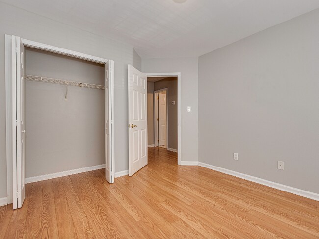 Building Photo - 2124 Sablewood Dr