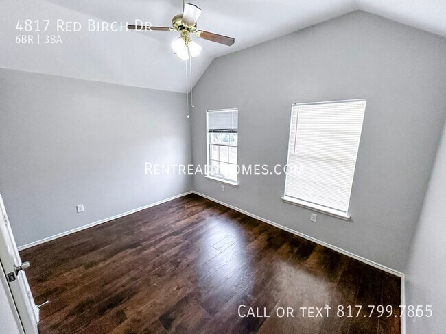 Building Photo - 4817 Red Birch Dr