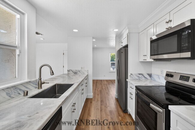 Building Photo - 6844 Sandrock Way