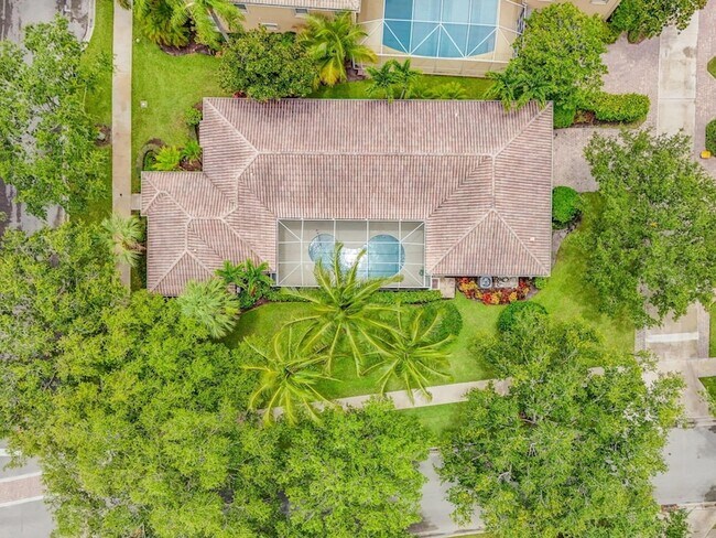 Building Photo - 121 Savona Dr