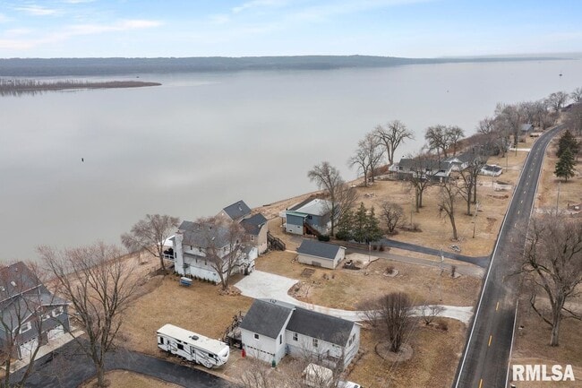 Building Photo - 15326 N River Beach Dr