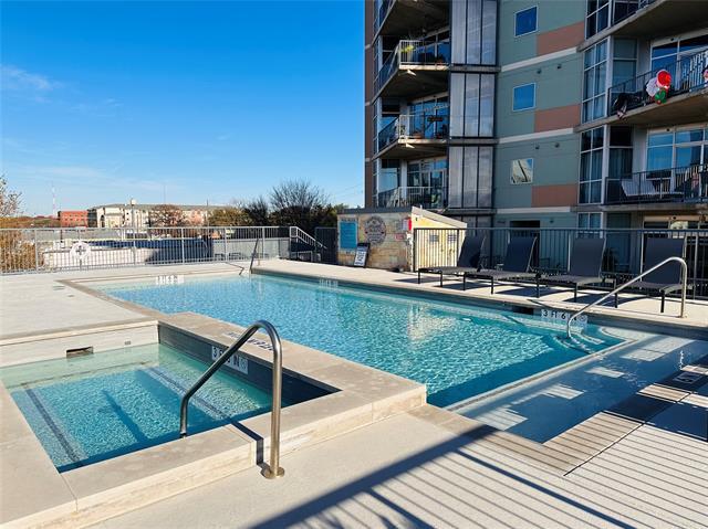 Building Photo - 1001 Belleview St