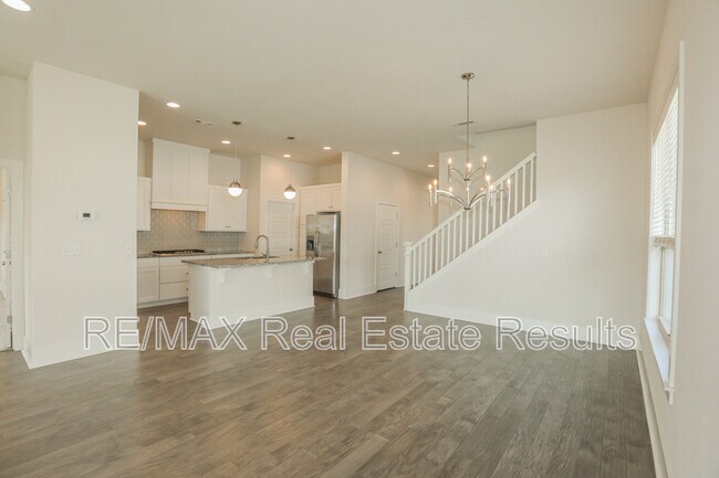 Building Photo - 4903 SW Woodvale Rd