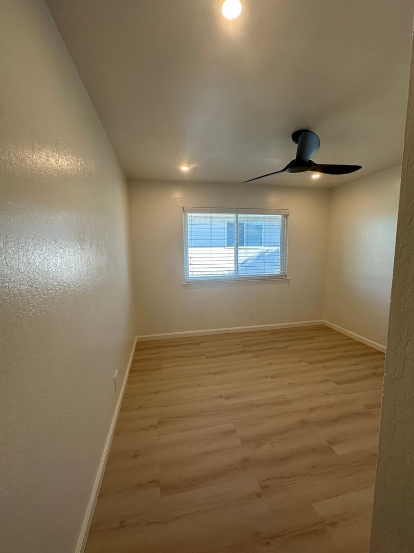 Building Photo - 3673 Park Dr