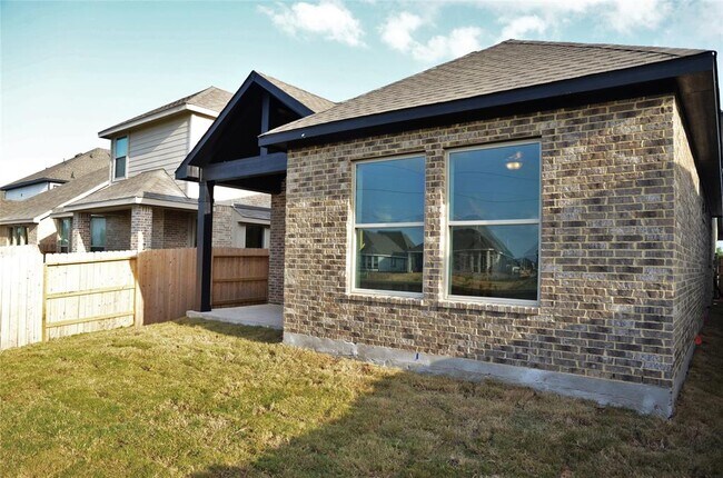 Building Photo - 23834 Pullin Market Dr