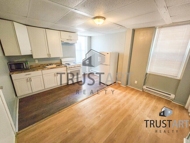 Building Photo - 1347 Sellers St