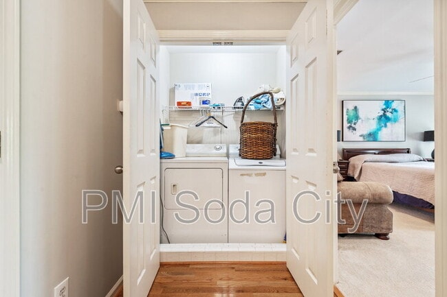 Building Photo - 10 Old Woodlands Ct