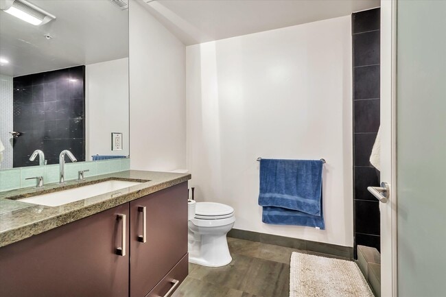 Building Photo - 69 Clementina St