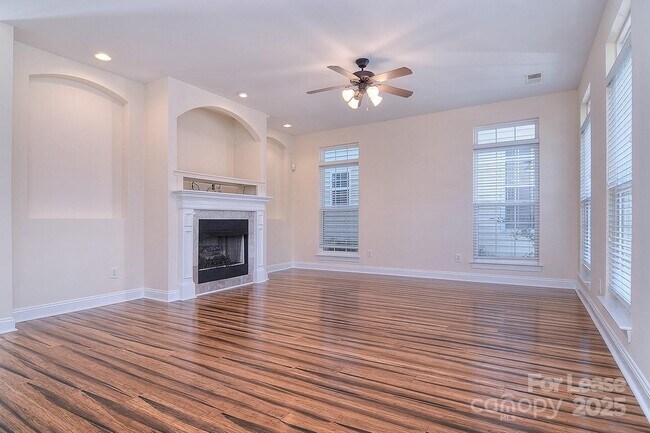 Building Photo - 5111 Alysheba Dr