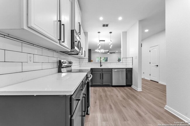 Building Photo - 8030 Bluewater Cove