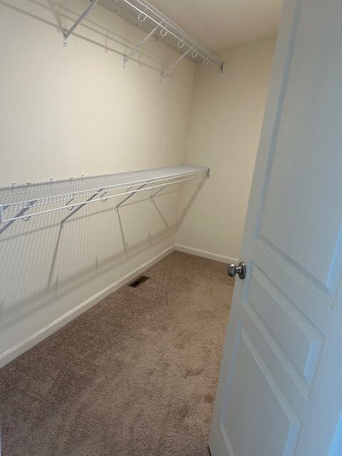 Building Photo - Massive, Newer 4 Bedroom Home in Pool Comm...